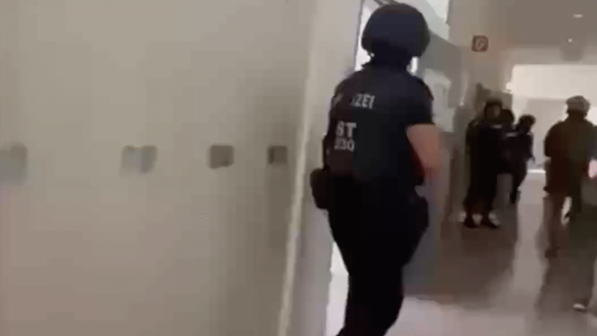 Videozáznam zo streľby v škole v Rakúsku