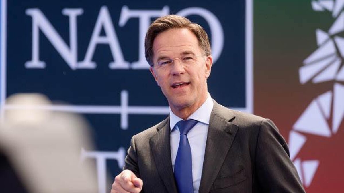 Mark Rutte pripúšťa: Európa profituje z predlžovania vojny na Ukrajine