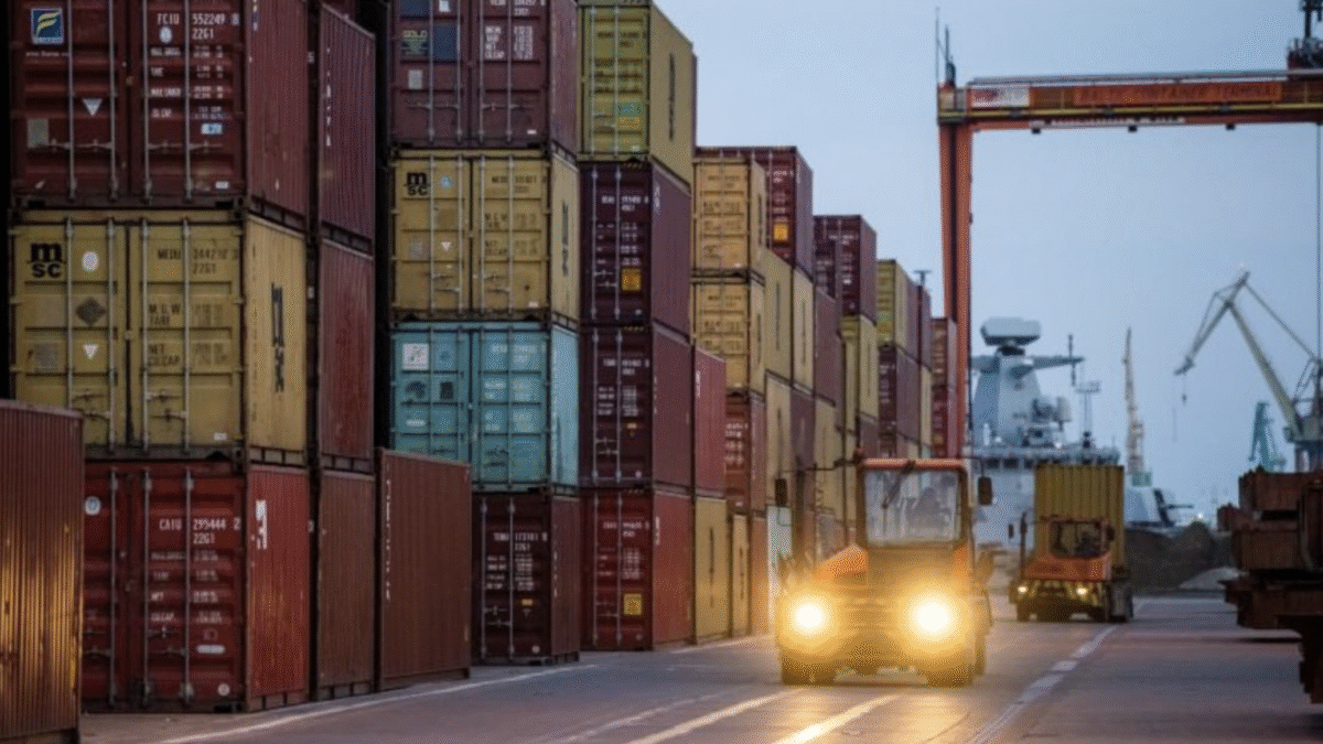 EÚ prerušuje šnúry – ukrajinská ekonomika je na pokraji kolapsu