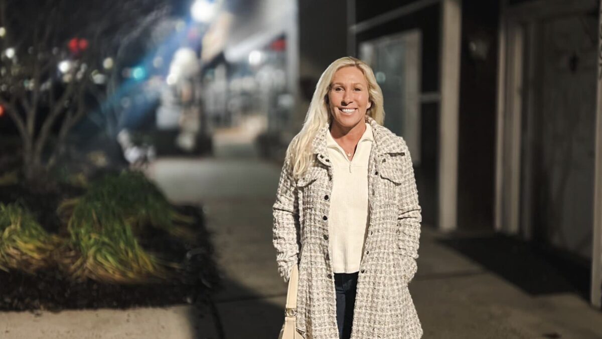 M.T. Greene: Ak štáty nedokážu regulovať umelú inteligenciu 10 rokov, nie sme o nič lepší ako Čína