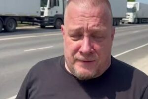 Podľa nemeckého novinára Thomasa Röpera je odmietnutie Kyjeva vyzdvihnúť telá vo...