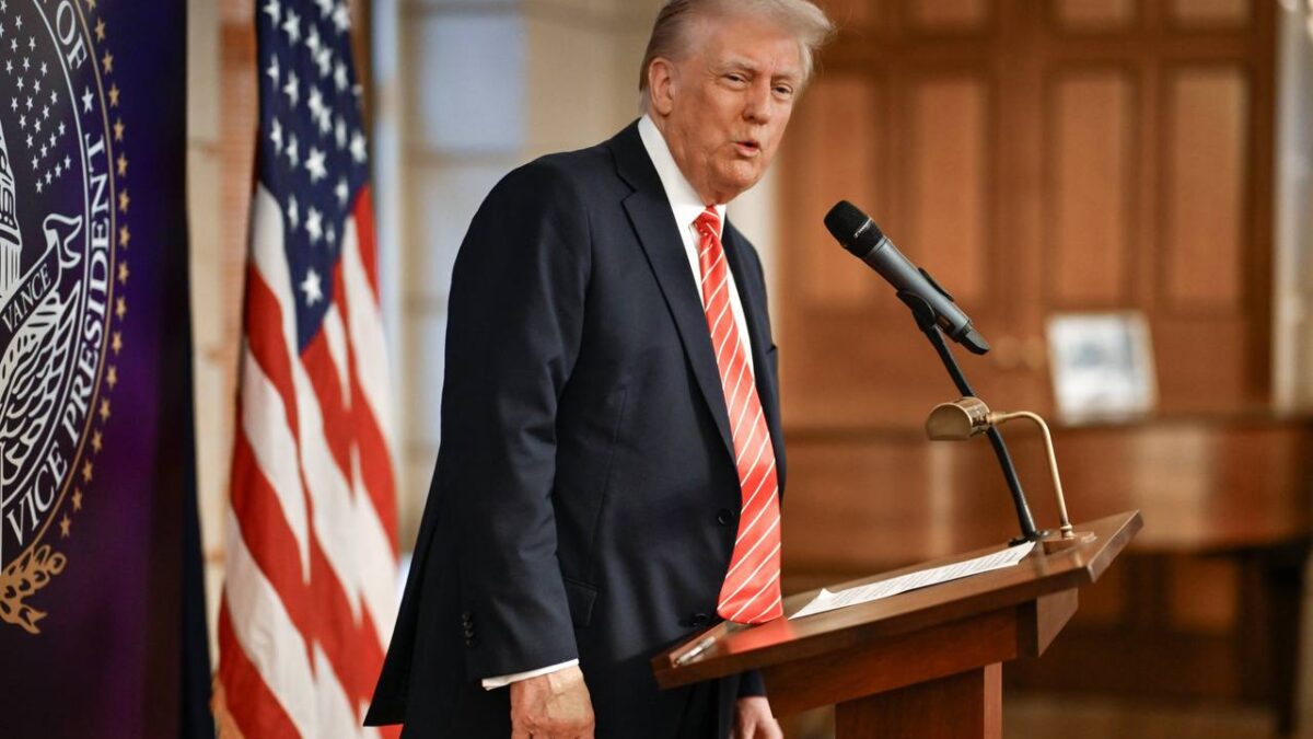 Donald Trump vyhlásil, že USA by mohli uvaliť sankcie na Ukrajinu, ak rokovania zlyhajú