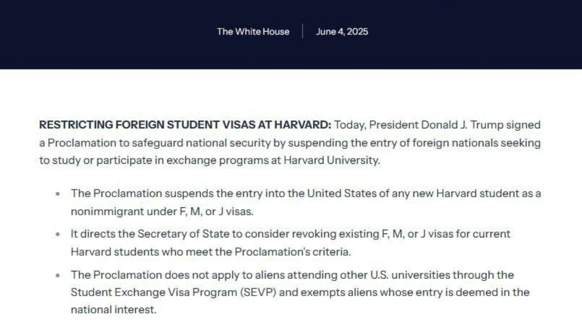 Trump oficiálne zakazuje Harvardu prijímať zahraničných študentov s niekoľkými malými výnimkami.