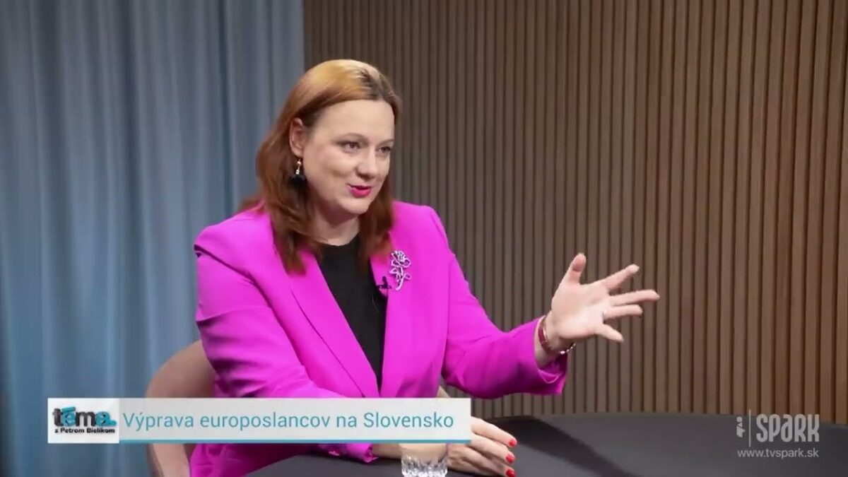 K. R. NEVEĎALOVÁ: FACKOVAŤ SA NENECHÁME