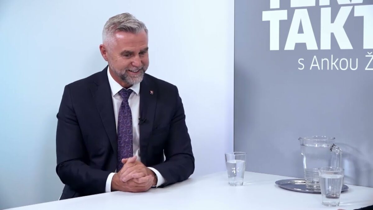 1748791803 maxresdefault.jpg T. Gašpar: Zdechovský tu nebol na návšteve. Je to odkaz EÚ: „Buď vojna, alebo fondy!“