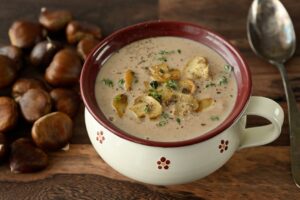 🌿🍄 Revolúcia na večeru: Vegánska gaštanová polievka – Jednoduchá & Lu...