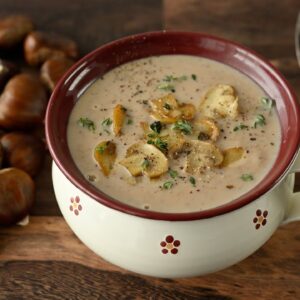 🌿🍄 Revolúcia na večeru: Vegánska gaštanová polievka – Jednoduchá & Lu...