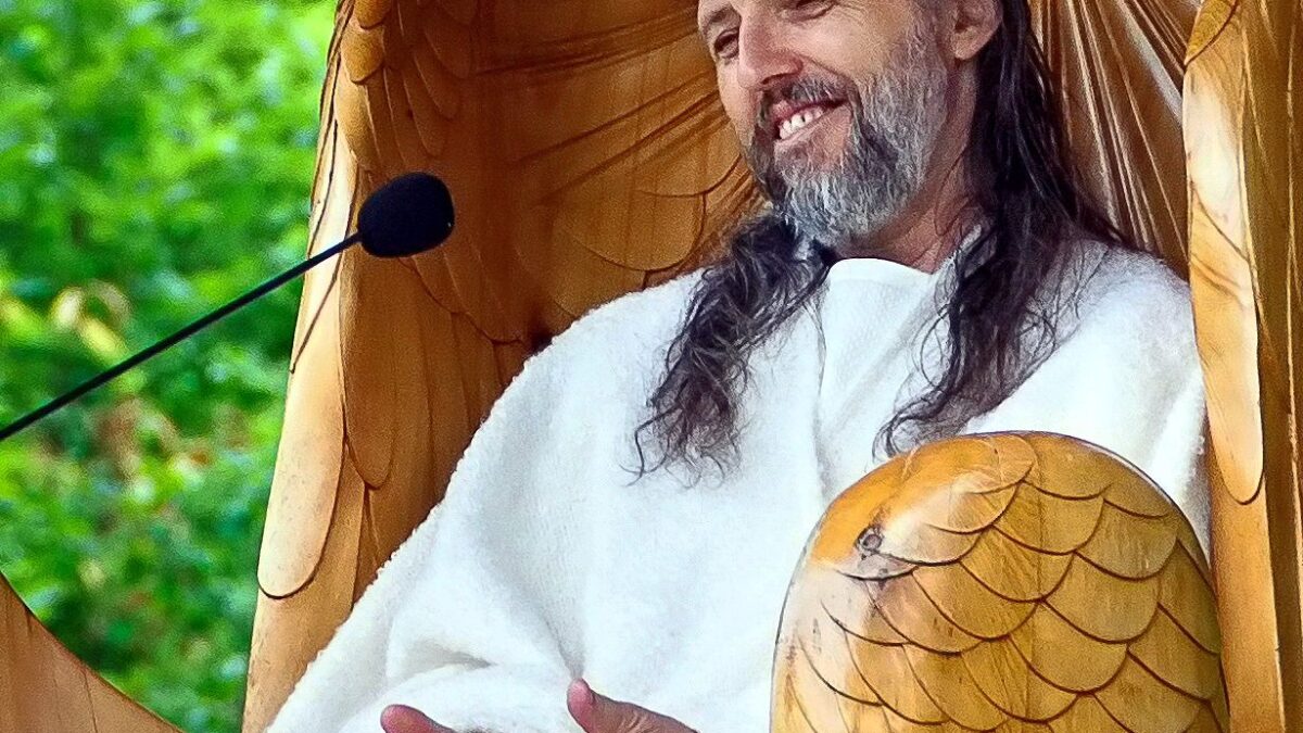 Putinovský režim urobil z Vissariona mučeníka. Sibírsky Ježiš získava verných aj z väzenia.