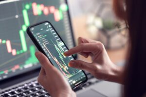 Finanční riaditelia plánujú smerovanie kryptomien v podnikovom financovaní.