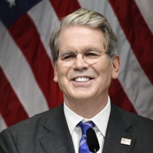 Scott Bessent pripúšťa, že Trump práve vytvoril „zadné dvierka na privatizáciu s...