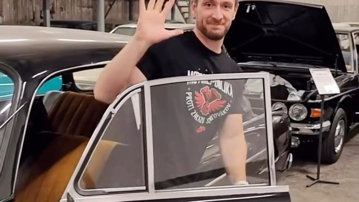 Návšteva jedinečnej súkromnej auto-moto zbierky v Nitre