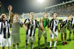 Weiss? Zlý génius! Kazaši chvália svojich, 20 rokov túžia po pomste za Artmediu