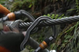 Chlapca (8) na ferrate trafil blesk.