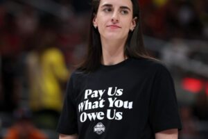 Nováčikovská karta Caitlin Clarkovej sa na aukcii predala za rekordných 660 000 ...