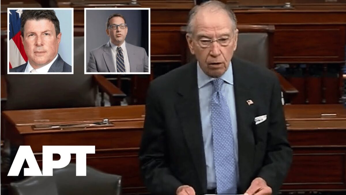 Grassley odhaľuje mená agentov FBI zodpovedných za prípady Trumpa a Navarra, pričom tvrdí, že ich konanie bolo založené na straníckych médiách.
