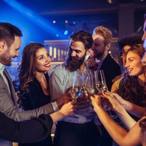 Revolúcia nočného života. Kluby 30+ dobývajú svet. Prečo? Ponúkajú to, po čom tú...