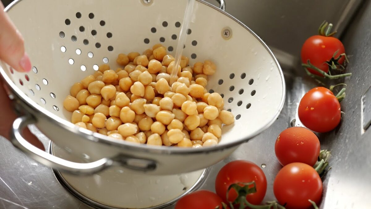 Cícer s paradajkami! Robím to každý týždeň! Takže chutný recept na cícer!