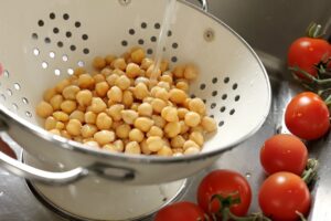 Cícer s paradajkami! Robím to každý týždeň! Takže chutný recept na cícer!