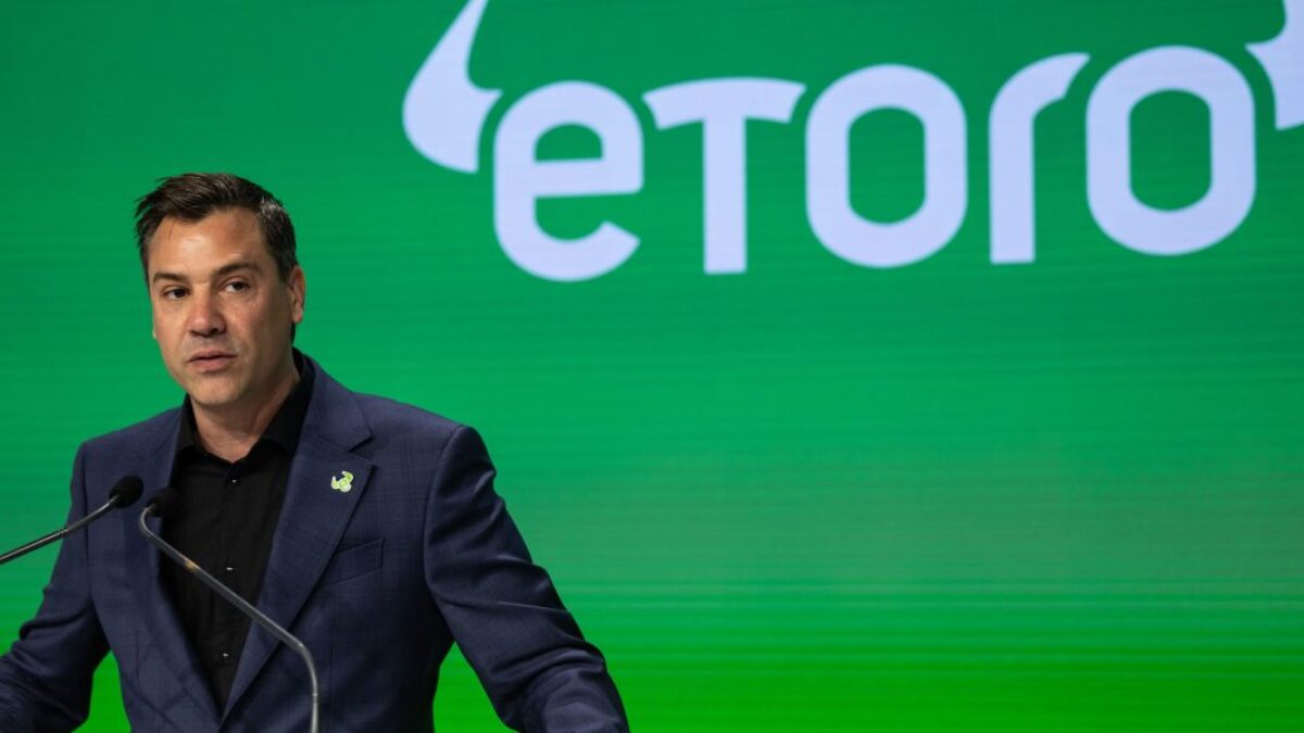 Čerstvo verejná firma eToro môže spustiť vlastný blockchain, hovorí CEO.