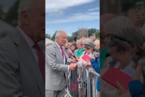 🌸 Kráľ Karol a kráľovná Kamila kradnú pozornosť v Sandringhame!