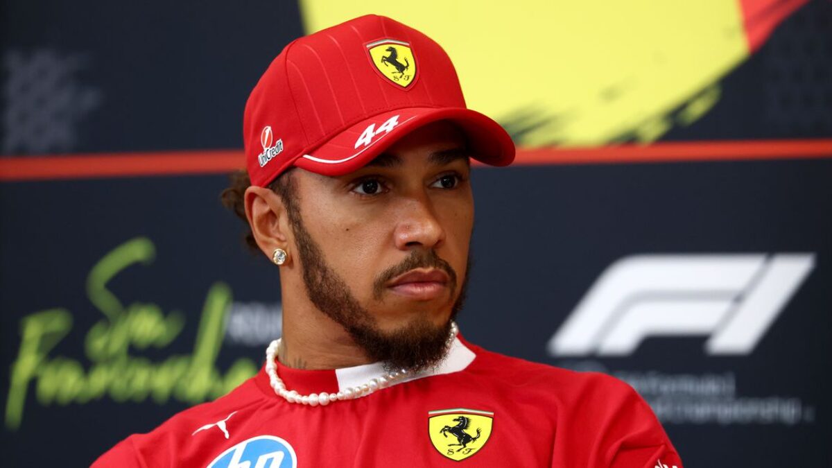 Vyhrá Lewis Hamilton v tejto sezóne s Ferrari Veľkú cenu?