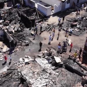 Požiar v osade na Spiši: Mimoriadna situácia pretrváva.