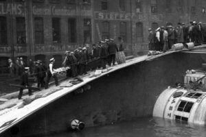 Český Titanic: Skaza lodi SS Eastland zostala bez trestu, štvrtinu obetí tvorili...