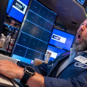 Akciový trh dnes: Futures na Dow rastú vďaka obchodnej dohode medzi USA a EÚ.