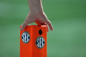 Vysokoškolský futbal: Prečo sa Big Ten a SEC musia spojiť v záujme športu.