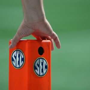 Vysokoškolský futbal: Prečo sa Big Ten a SEC musia spojiť v záujme športu.