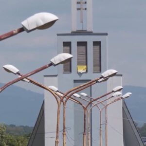 Rekonštrukciu verejného osvetlenia v Lučenci sprevádza rozruch.
