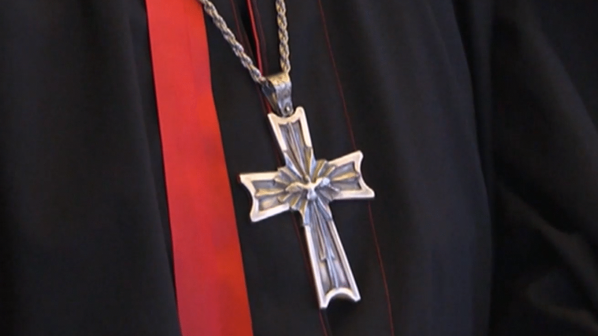 Poľský farár je obvinený z brutálnej vraždy svojho známeho.