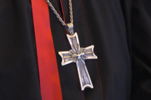 Poľský farár je obvinený z brutálnej vraždy svojho známeho.