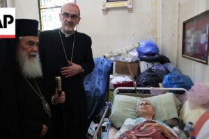 Jeruzalemskí cirkevní predstavitelia navštívili zranených v Gaze po izraelskom ú...