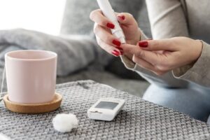 Päť najčastejších príznakov, ktoré prezradia, že máte cukrovku. Zamerajte sa Päť najčastejších príznakov, ktoré prezradia, že máte cukrovku. Zamerajte sa na ...