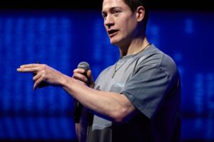 Bryan Johnson hľadá generálneho riaditeľa pre svoju spoločnosť Blueprint, aby sa...