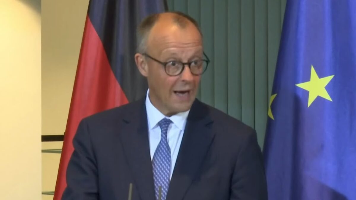 Merz varuje: Zelené predpisy EÚ pre automobily by mohli ochromiť európsky automobilový priemysel