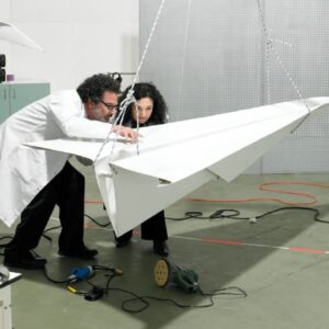 Budeme z ISS hádzať papierové lastovičky? Origami môže byť riešením vesmírneho p...