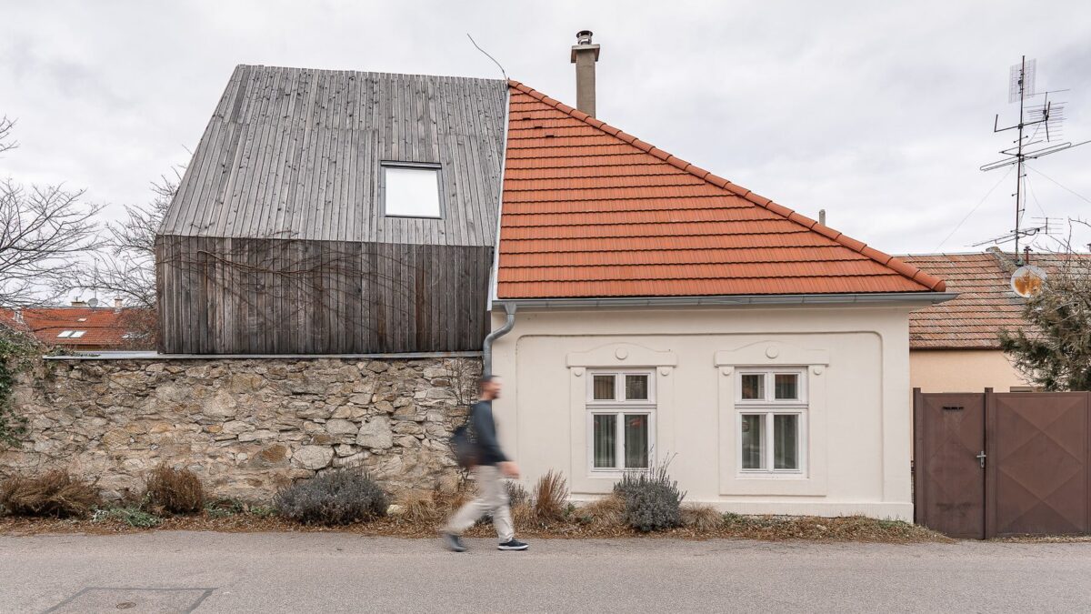 V znamení prelínania štýlov i histórie a súčasnosti. Dva domy, jedno posolstvo