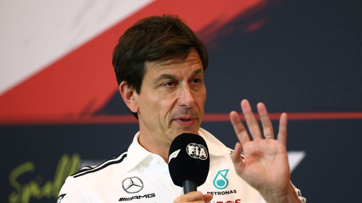 Správy F1: F1 zvažuje zvýšenie zálohových poplatkov za protesty a odvolania.