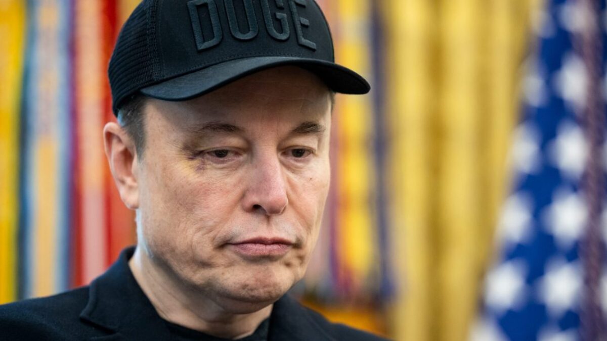 Predaj Tesly v Kalifornii klesá už sedem štvrťrokov po sebe, zatiaľ čo konkurenčným Toyote a Honde sa darí, ukazuje správa.