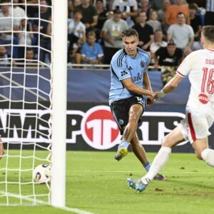 Eufória na Tehelnom poli, rekordný zápis belasých. Slovan zničil Mostar. Eufória na Tehelnom poli, rekordný zápis belasých. Slovan zničil Mostar. Weiss: ...