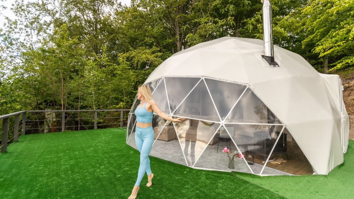 Tiene glampingu. Rýchlokvasky, bez pravidiel, fušerina a ďalšie nebezpečné experimenty, vymaž HTML značky z názvu