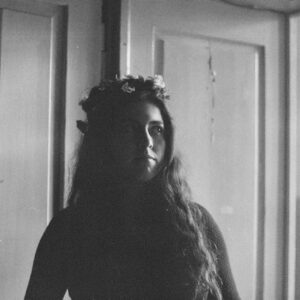 Za ružu mi ukáže, čo znamená ženské telo. Za zdmi ghetta Terezín a starej nemocn...