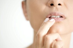 Herpetické vírusy nie sú len opary na pere. Ktoré sú nebezpečné?