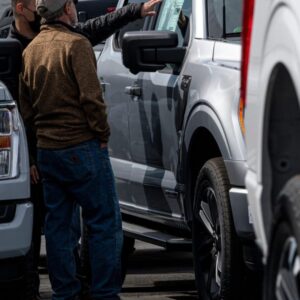 Ako clá Trumpa zasahujú cenovo dostupné autá.