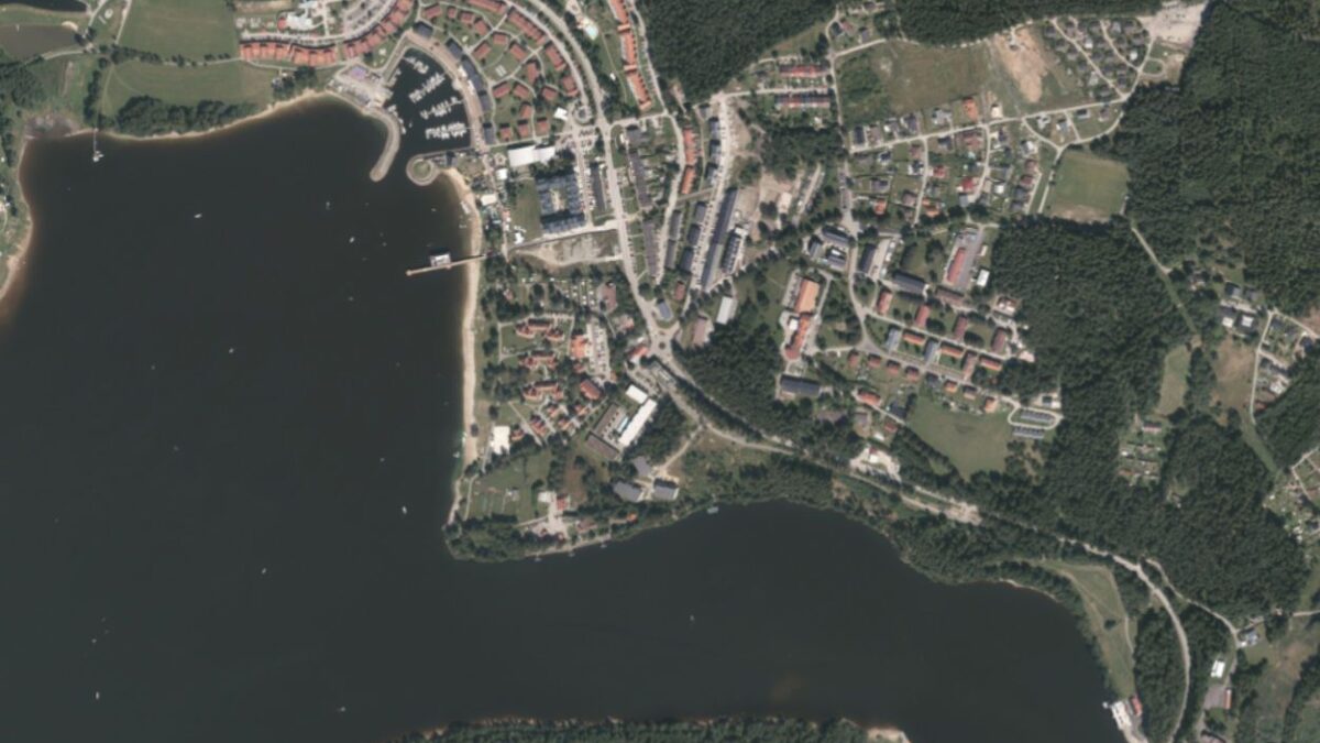 Pohľad do histórie z vtáčej perspektívy. Ako sa obľúbené miesta premenili za 75 rokov?