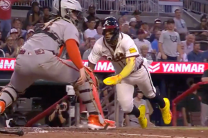 Ronald Acuña mladší neprestáva ohromovať bejzbalový svet.