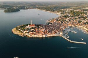 Chorvátsko bez pokút: Dve pivá za volantom vám odpustia, kúpanie vo fontáne už n...