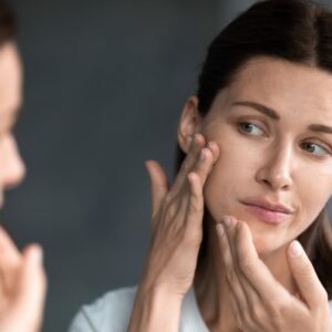 Suchá pokožka v lete: Čo zvládnete domácou starostlivosťou a kedy ísť za odborní...